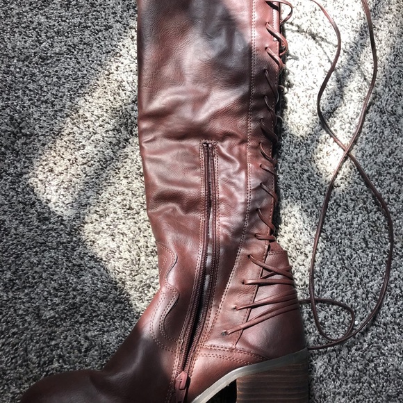 Brown knee high boots - Picture 3 of 4
